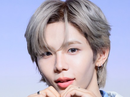 RIIZE・ショウタロウ、“変装なし”でドンキに降臨!駄菓子を選ぶ姿に「愛おしい…」「キュートすぎ」の声