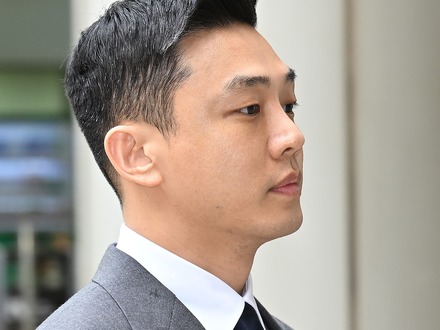 芸能界復帰の前触れ?“薬物使用”で有罪のユ・アイン、豪華スター集結のVIP試写会で目撃!