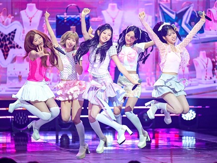 あれもこれも消えた…“奇跡”と呼ばれたK-POPガールズグループに落とし穴 今最もホットなRESCENEは大丈夫か
