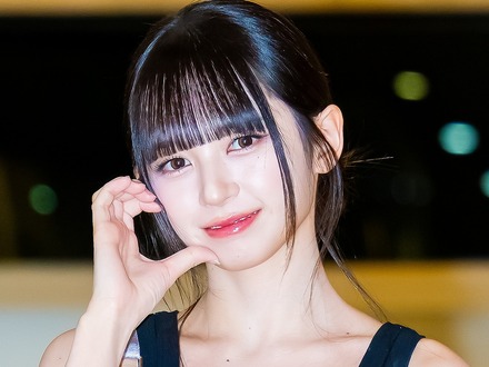 美背中あらわ…日本人K-POPアイドル、“キャミ1枚”のヘルシー肌見せショット公開「やば!」「惚れた」