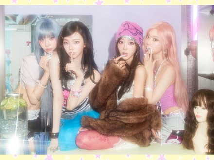 aespa、日本1stミニアルバム『KISS N TELL』本日(24日)リリース!夏らしいキュートなMVにも注目