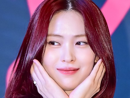 ライブ中、股間付近に手を突っ込み騒然…世界を驚かせたK-POPアイドルが近況公開