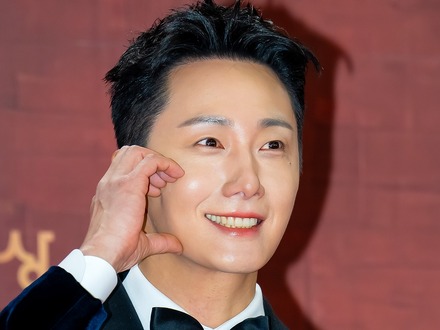 東京で“有名俳優と知らず”撮影された動画も話題に！チョン・イル、G-DRAGONら所属事務所へ移籍