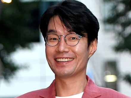 飲酒騒動で活動中断から間もなく、突然この世を去った有名韓国俳優の一周忌…遺作は『鉄槌教師』