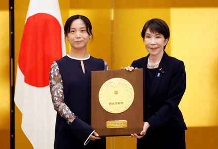写真:代表撮影/ロイター/アフロ