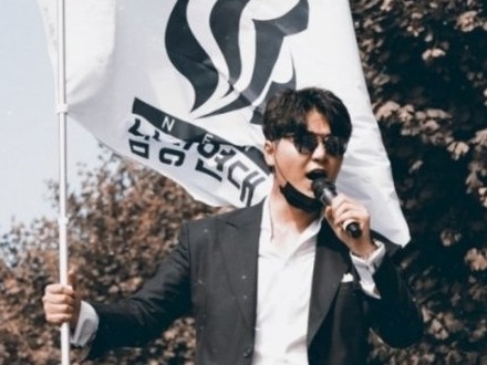 アンチフェミニズムの韓国ユーチューバー、突然この世を去る…生前は配偶者の不貞で精神疾患に