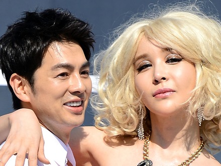 「産めない申し訳なさから…」韓国初のトランスジェンダー芸能人、結婚10年で別れを選んだワケ