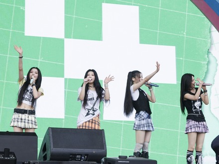 ILLIT、約3万人来場の「LuckyFes’26」に初出演!最新曲『I Got Your Back』など全8曲で会場を魅了