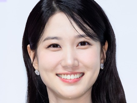 34歳で芸能生活30周年を迎えるパク・ウンビン、記念アルバムをリリース　新曲3曲を収録