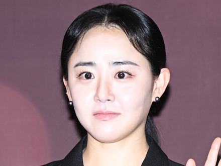 交際報道なしで電撃結婚…「国民の妹」ムン・グニョンが結婚後初の近況を公開「すごくいい」