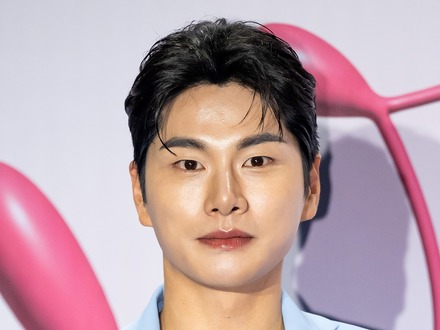 「Eですか？」卑猥DM騒動に脱税疑惑で物議を醸した韓国俳優、ドラマ出演に続いて日本でイベント開催
