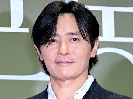 「脱いでみろ」韓流四天王チャン・ドンゴン、“上半身裸”でモデル試験?!デビュー秘話を公開