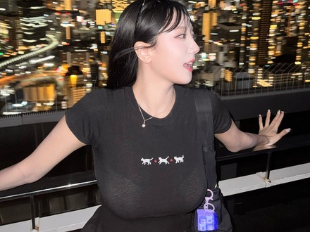 「たまらんのぉ」極上グラマラスボディでベッドに…韓国美女チア、妖艶な寝そべり姿を公開
