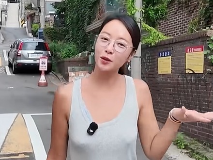 「下着をつけずに異性と食事に!?」「ぽっちが…」二児の母韓国女優、まさかの服装論争勃発