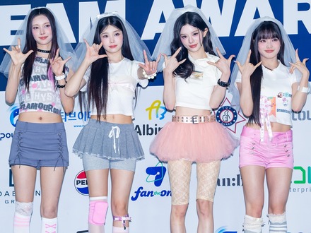 ILLIT、「K WORLD DREAM AWARDS」で3冠達成!100%ファン投票の人気賞も受賞「本当に光栄」