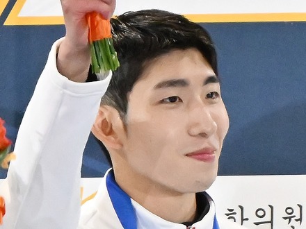 “韓国国籍を放棄”した有名スケーター、競技人生の岐路に　中国で「500mを手放して」と提言