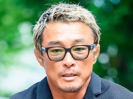 「家賃や娘の学費の支払いが苦しくても妻に言えず…」秋山成勲、経済的な苦労を告白