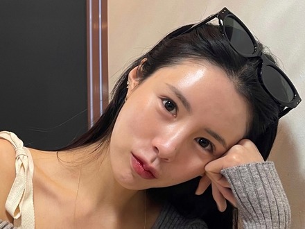 えっ、下ちょっと見えてない?韓国美女バレー選手、“ほぼ肌”なスイムウェア姿「鼻血出る」