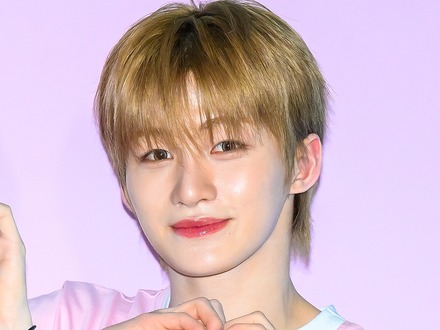 TWS・ジフン、東京・御徒町に出没!生ビールを楽しむ“ほろ酔いSHOT”にファン悶絶「こんなん彼氏じゃん」