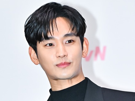 「待望の時が来た」キム・スヒョン、今度は“海外雑誌の表紙”に登場 復帰の歩みを加速