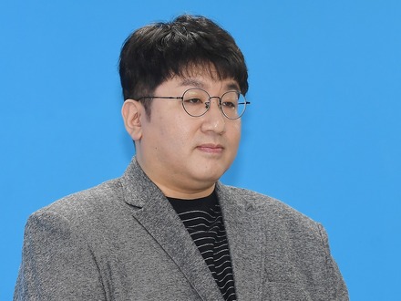 BTSも所属するHYBEのパン・シヒョク議長らを書類送検、2631億ウォンの不当利益を得た疑い