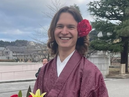 「東京が第2のふるさと」韓国で浴衣着用、日本人パートナーがいるアンセル・エルゴートが炎上