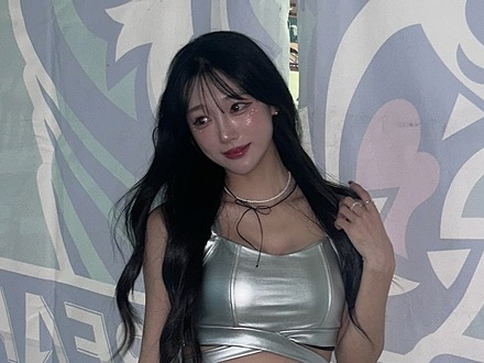 ふっくらボリュームでラフなスタイルも魅力的に…韓国美女チアの抜群スタイルに視線集中
