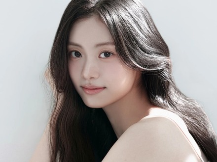元LE SSERAFIMキム・ガラム、新プロフィール写真公開で活動本格化 女優として再デビュー