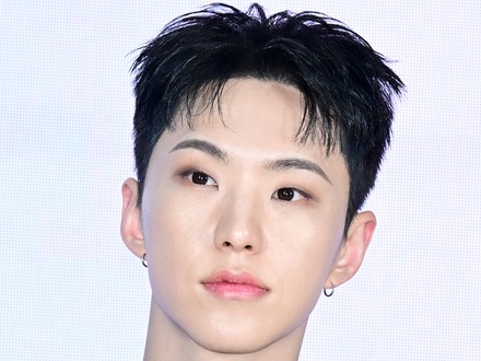 SEVENTEEN・ホシ、早期除隊の可能性も?兵役中の膝前十字靭帯断裂を公表「手術後、回復が必要」