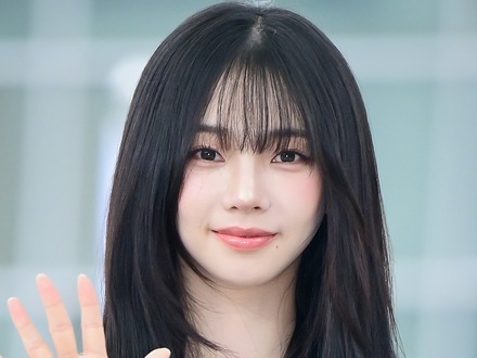 本を読んでビールを一杯…aespa・カリナ、“オフの顔”が話題!ステージ上とのギャップに反響「癒される」