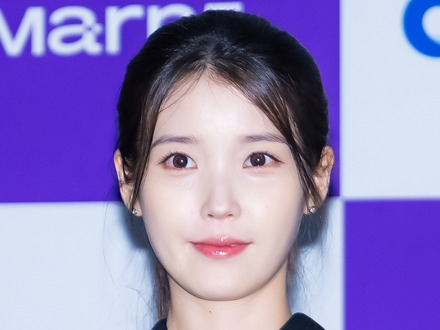 顔も心も美しい…IU、デビュー18周年に温かい善行　4団体へ総額2億ウォンを寄付