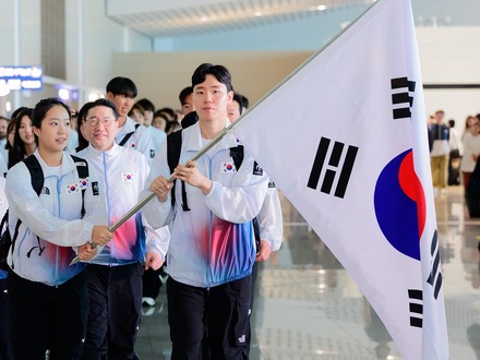 日本に到着早々まさかの“足止め”…韓国選手団、大型国旗を掲げられず 旗竿を外す提案もNO