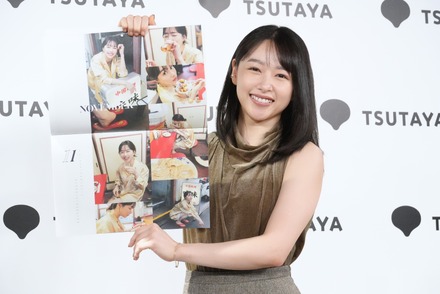桜井日奈子【撮影:小宮山あきの】