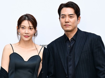 “美男美女”の韓国俳優夫婦、9歳の娘を初公開!家族3人でファッション誌に登場し話題