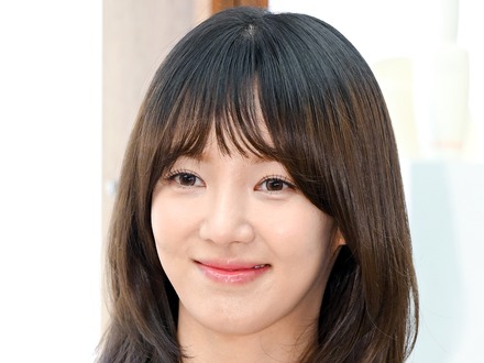 セパレートのスイムウェア姿に釘付け…少女時代・ヒョヨン、スジが浮き出る“ヘルシーボディ”で魅了