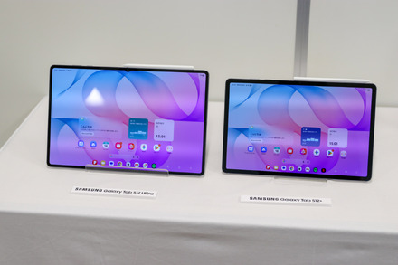 14.6インチのGalaxy Tab S12 Ultra(左)と12.6インチのGalaxy Tab S12+(右)。いずれもSペンが付属する【撮影/平木昌宏】