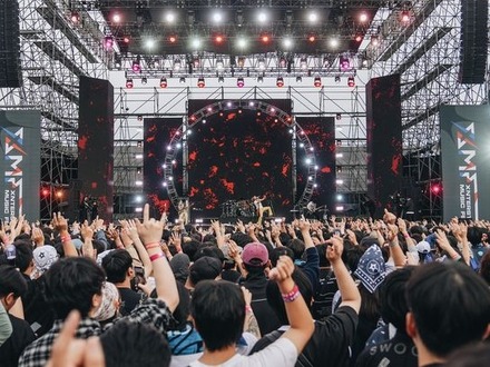 Ado、中島美嘉に続きONE OK ROCK、UVERworld、Aぇ! groupも 日韓フェス『XMF 2026』