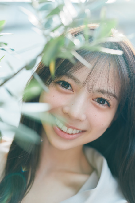 乃木坂46・長嶋凛桜が6期生グラビア企画「Nogizaka Colors」第6弾に登場!