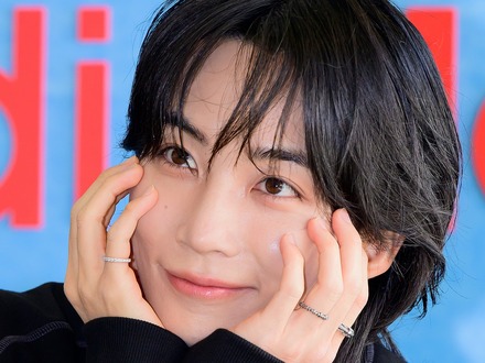 発光してる…SEVENTEEN・ジョンハン、“うさ耳ポーズ”で愛らしさたっぷり！イベントに登場