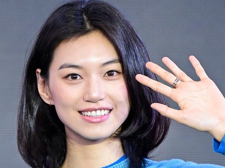 安藤サクラとのベッドシーンに「抵抗感はなかった」 キム・ドヨンが語った『DORA』撮影現場