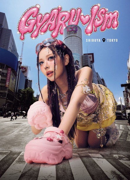 『GYARU ISM SHIBUYA TOKYO』表紙　©︎株式会社Lovers / 鈴木綺麗