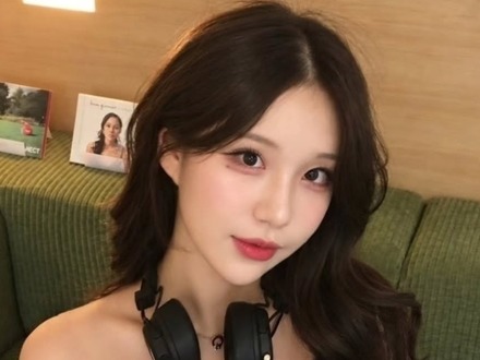 100%見せにきてる…韓国美女チア、“神アングル”ですき間全開に!ずり落ち姿に「鼻血出る」
