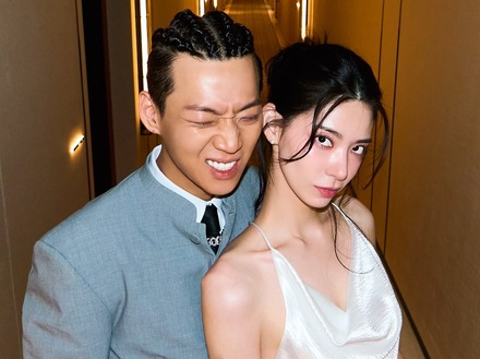 「ラブホに行ってる気分」韓国ラッパー、結婚式当日の発言に批判…幼い娘を考慮してとの声も