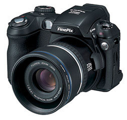 富士フイルム、光学10倍ズーム搭載のデジカメ「FinePix S5000」発表
