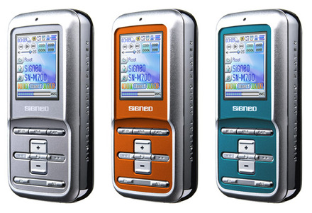 SDメモリーカードスロット搭載のSN-M700