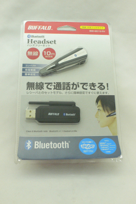 　Bluetooth対応のUSBアダプタとヘッドセットが、5,000円を切る値段で登場した。バッファローの「BMH-B01S/SV」だ。ある家電量販店では、4,980円で販売されている。