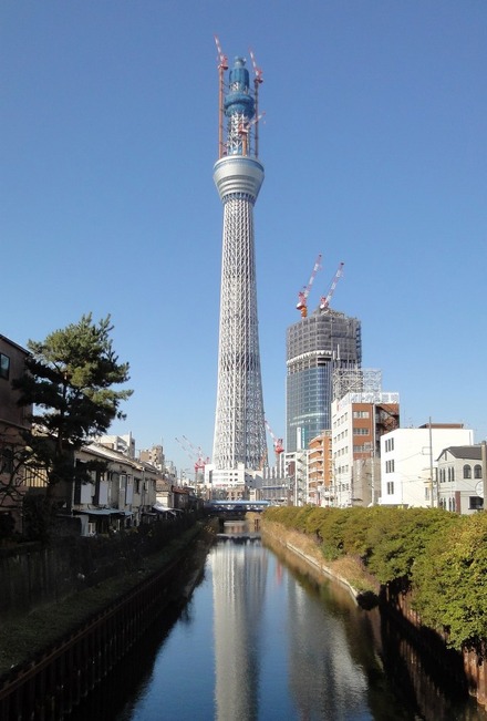 東京スカイツリー（12月12日、十間橋より撮影）