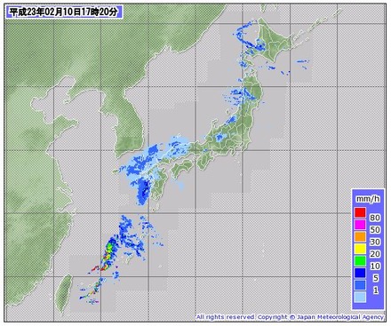 気象庁サイトの10日17時20分現在の降雨量。関東にも一部雲がかかってきている