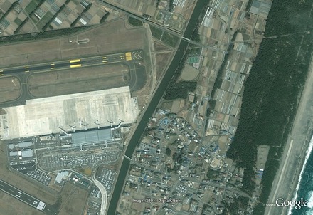 被災前の仙台空港（c）Google