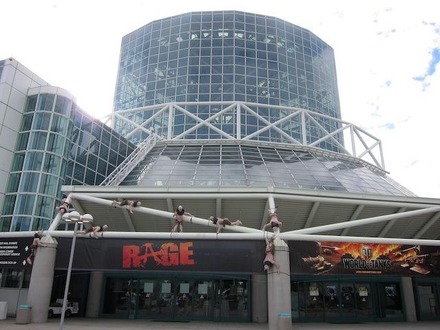 壁面広告に見る、今年のE3注目タイトルはどれ? サウスホール正面には『Rage』や『World of Tanks』が見える
